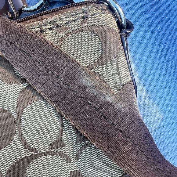 Coach Signature Small Purse - Picture 4 of 4